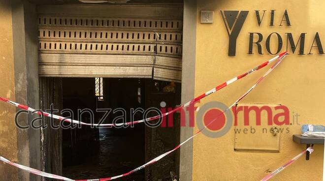 bar incendiato marcellinara